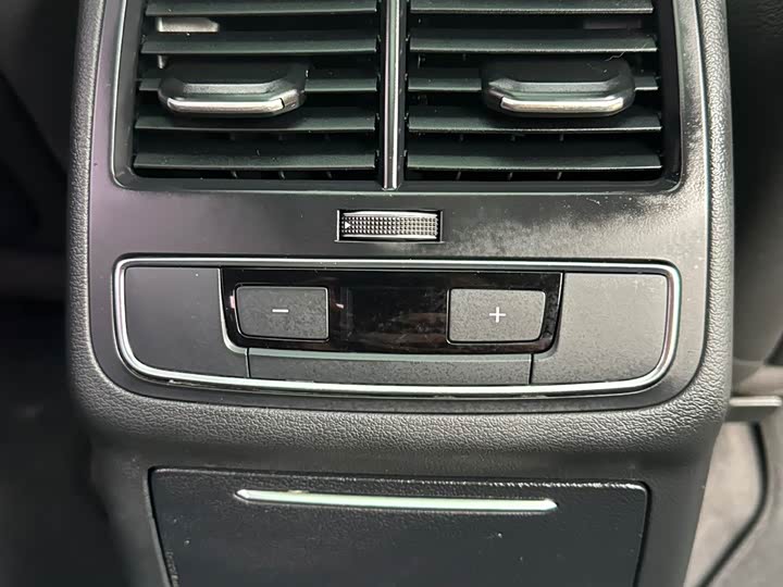 Audi A4L 2019 40 TFSI V — фото 14