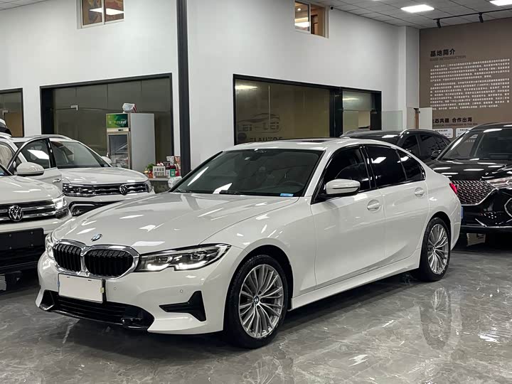 BMW 3-Series 2022 320i — фото 1
