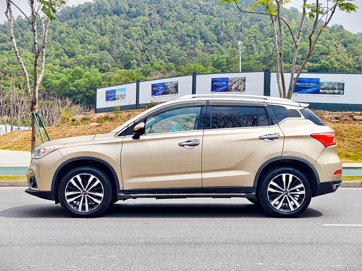 Trumpchi GS4 2017 235 T AT 2 WD — фото 11