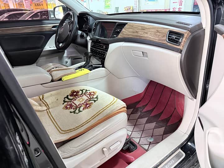 Trumpchi GS8 2017 320 T 2 WD ( ) — фото 14