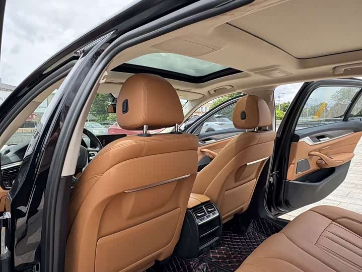 BMW 5-Series 2019 530 Li Leading — фото 18