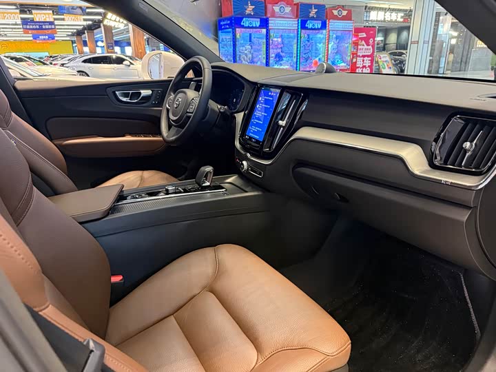 Volvo XC60 2024 B 5 4 WD — фото 12