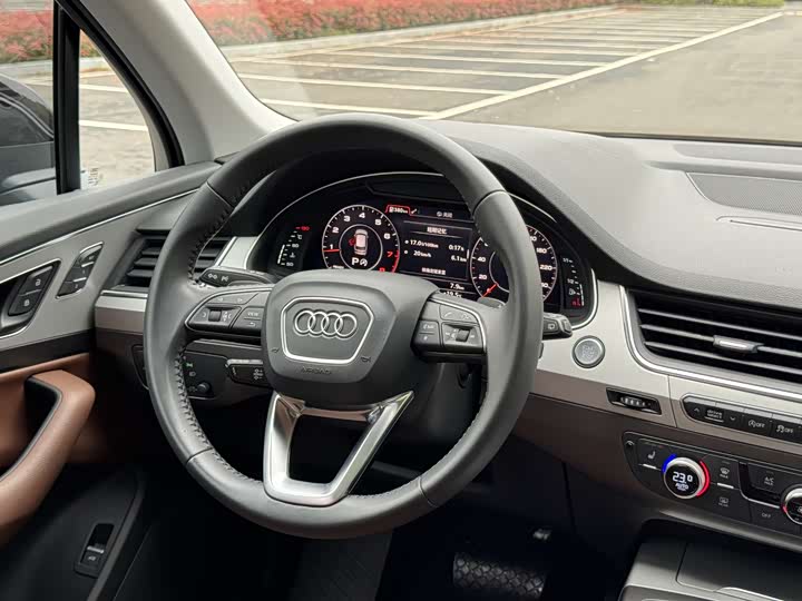 Audi Q7 2018 40 TFSI Comfort — фото 10