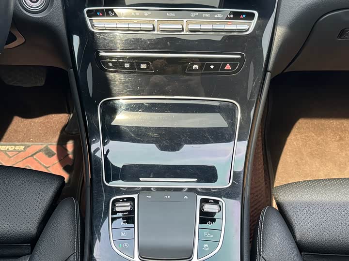 Mercedes-Benz GLC 2020 GLC 260 4 MATIC SUV — фото 11