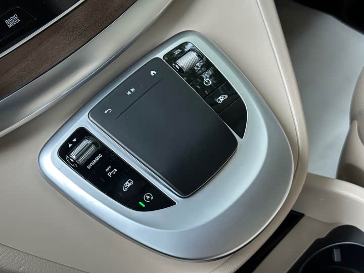 Mercedes-Benz V-Class 2022 V 260 L — фото 9