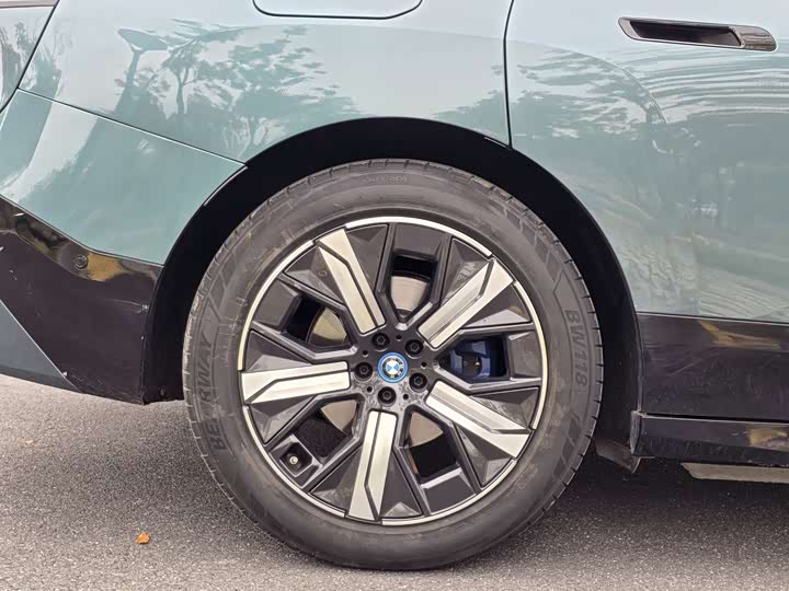 BMW i 2022 x Drive 50 — фото 26