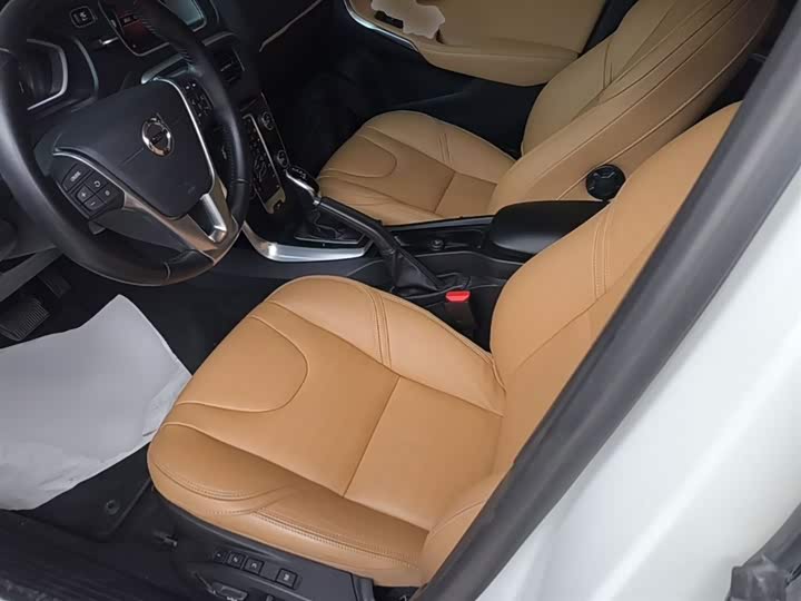 Volvo V40 2019 T 3 — фото 15