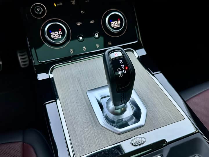 Land Rover Range Rover Evoque — фото 15