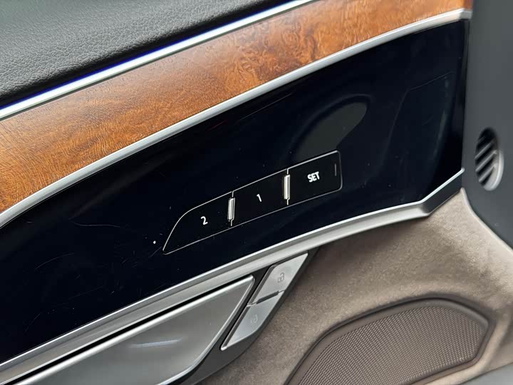 Audi A8 2019 Plus A 8 L 50 TFSI quattro Luxury — фото 15