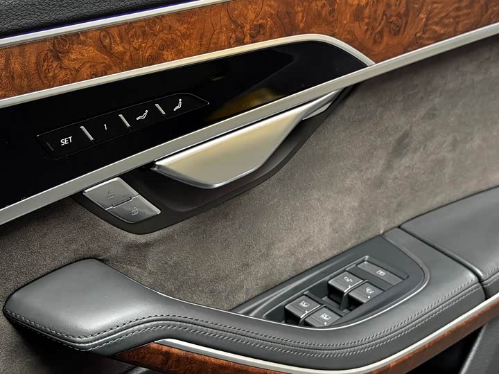 Audi A8 2019 Plus A 8 L 50 TFSI quattro Luxury — фото 21