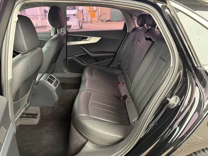 Audi A4L 2018 30 40 TFSI — фото 7