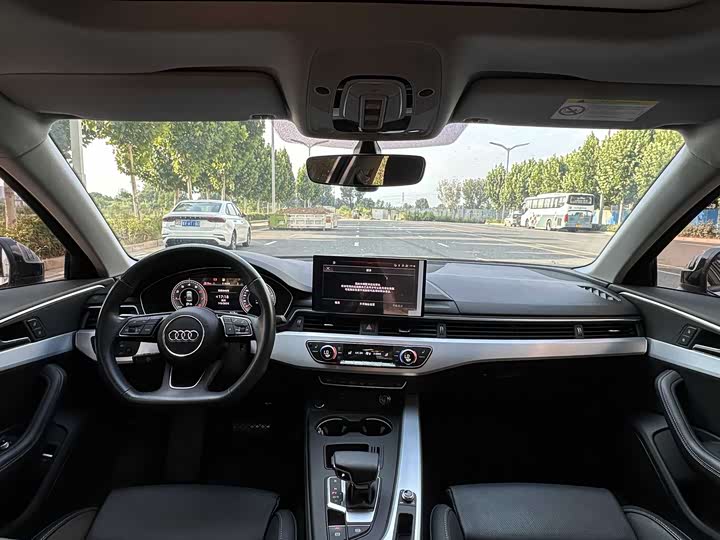 Audi A4L 40 TFSI люкс-динамик — фото 7