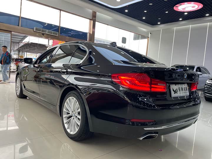 BMW 5 Series 525Li люкс-пакет — фото 6
