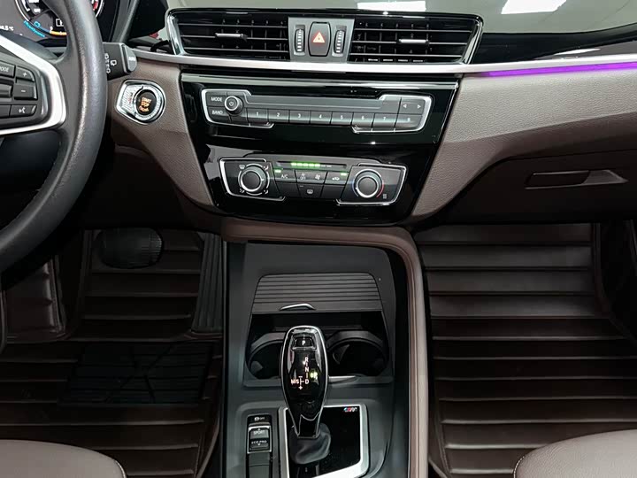 BMW X1 2021 s Drive 20 Li — фото 14