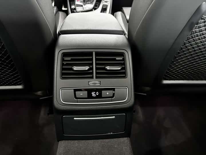 Audi A4L 2024 40 TFSI quattro RS — фото 21