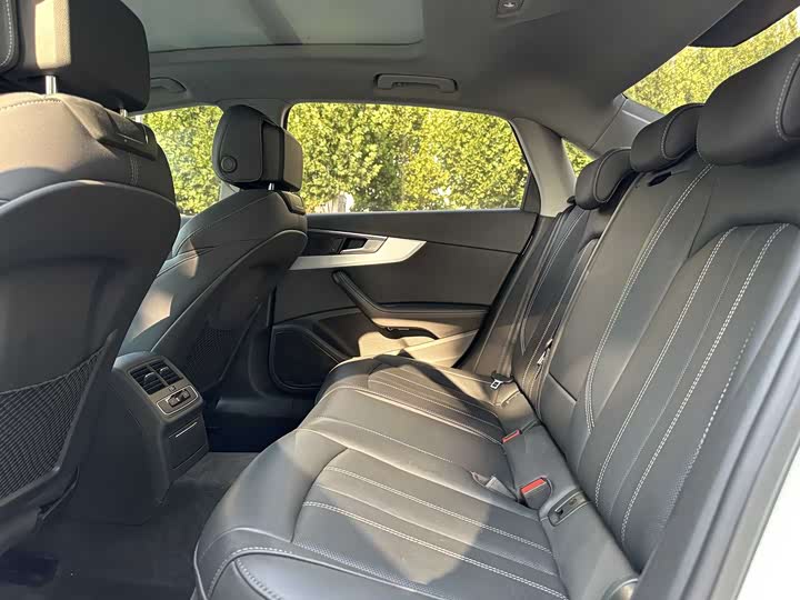 Audi A4L 40 TFSI люкс-динамик — фото 8