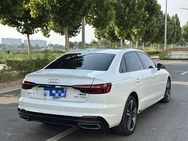 Audi A4L 40 TFSI люкс-динамик — фото 6