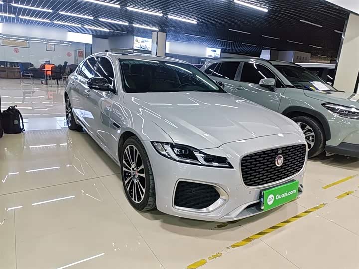 Jaguar XFL 2024 2.0 T P 250 2 WD — фото 4