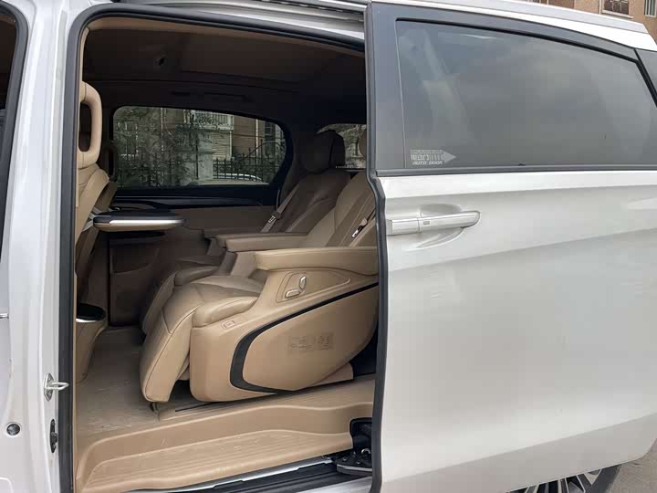 Buick GL 8 2020 ES 653 T Luxury — фото 13