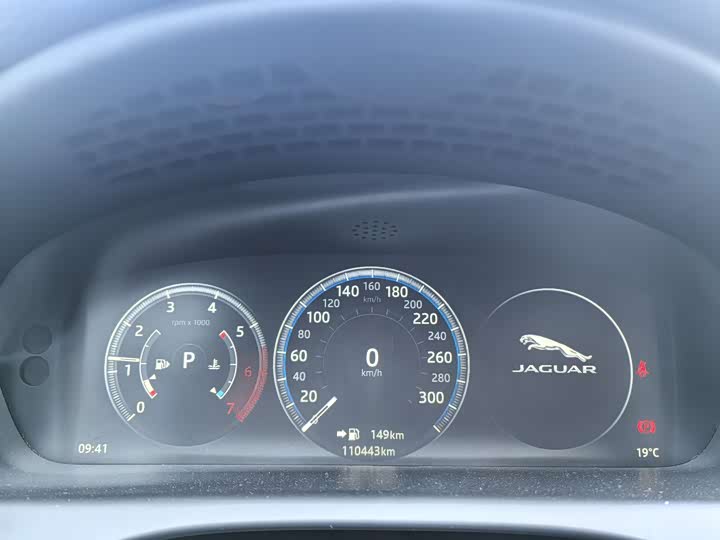 Jaguar XJ 2016 XJL 2.0 T 2 WD — фото 3