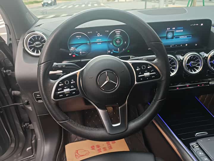 Mercedes-Benz GLA 2022 GLA 200 — фото 11