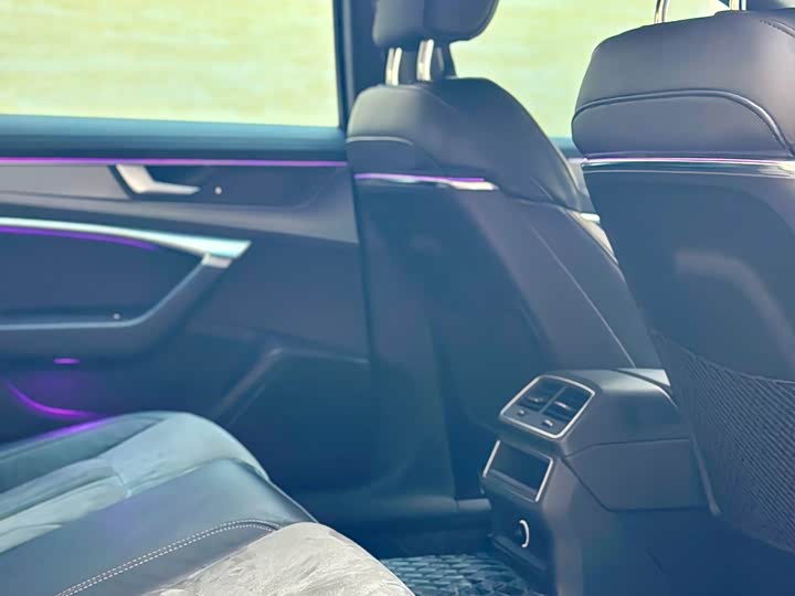 Audi A6L 40 TFSI люкс-динамик — фото 7