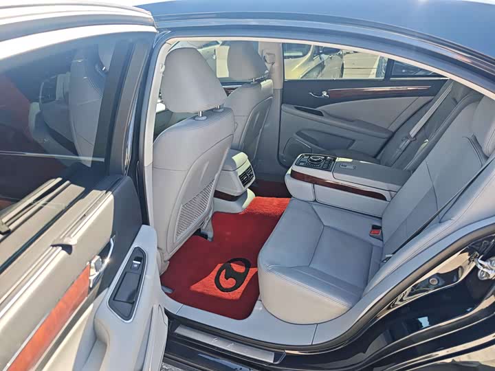 Hongqi H7 2015 2.0 T Luxury — фото 8