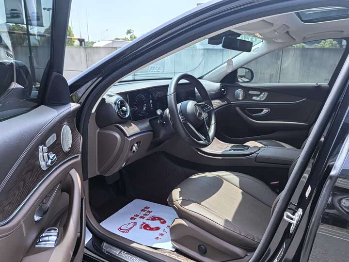 Mercedes-Benz E-Class 2023 E 300 L Luxury — фото 9