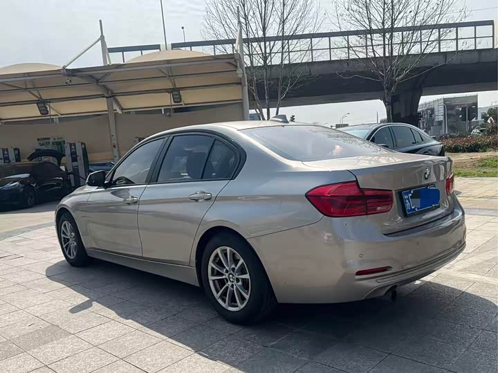BMW 3-Series 2016 316i — фото 4