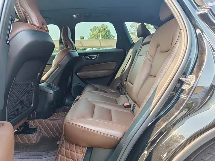 Volvo XC60 2020 T 5 4 WD — фото 6
