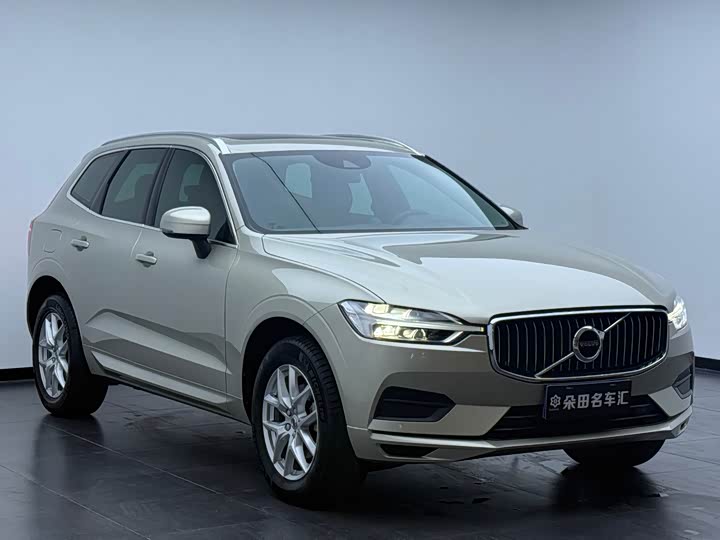 Volvo XC60 2018 T 5 4 WD — фото 3