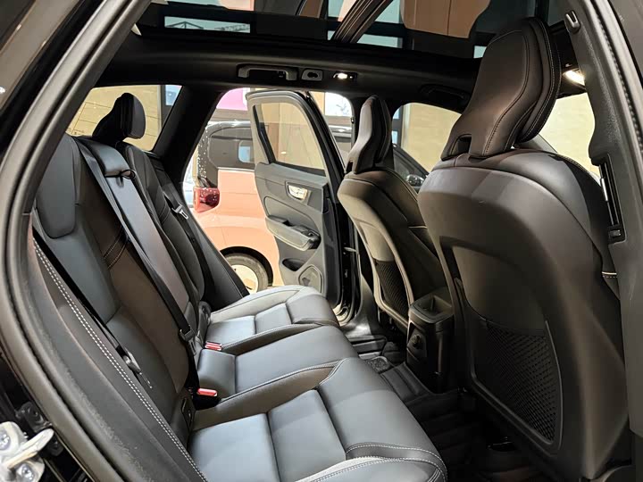 Volvo XC60 Hybrid 2025 Hybrid 4 WD — фото 13