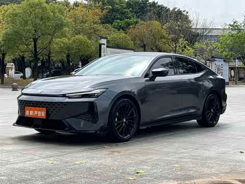 Changan UNI-V 2024 1.5 T Premium — фото 17