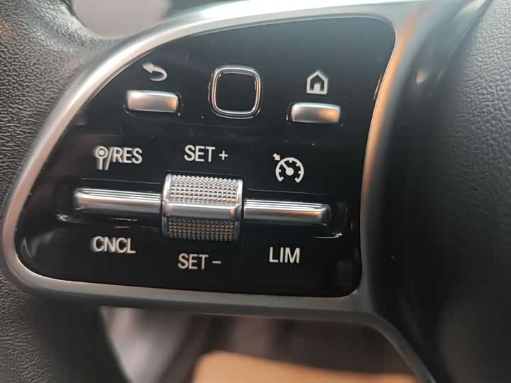 Mercedes-Benz GLA 2022 GLA 200 — фото 12