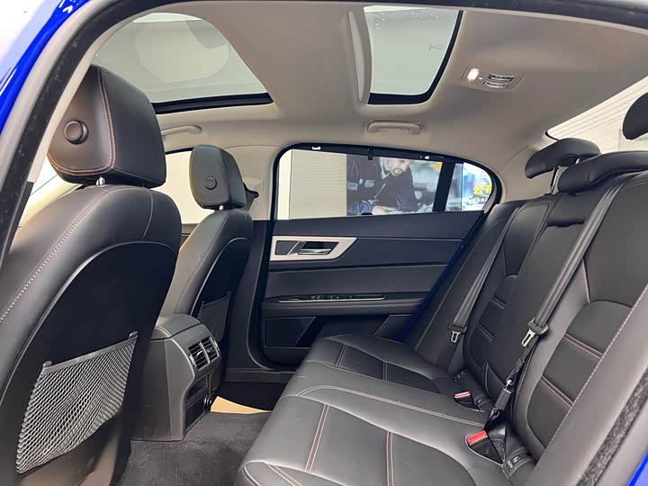 Jaguar XEL 2018 2.0 T 200 PS — фото 22