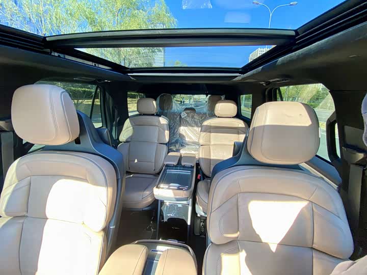 Lincoln Navigator — фото 26