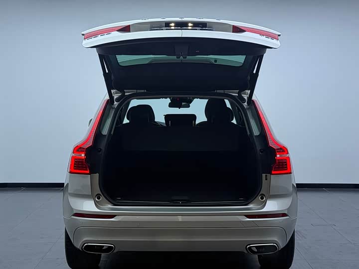 Volvo XC60 2018 T 5 4 WD — фото 8