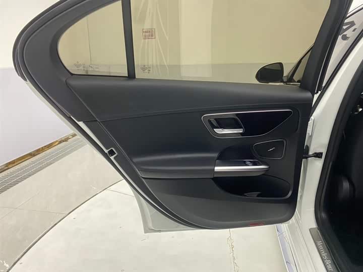 Mercedes-Benz C-Class 2024 C 260 L — фото 16