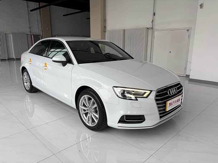 Audi A3 2019 Limousine 35 TFSI V — фото 3