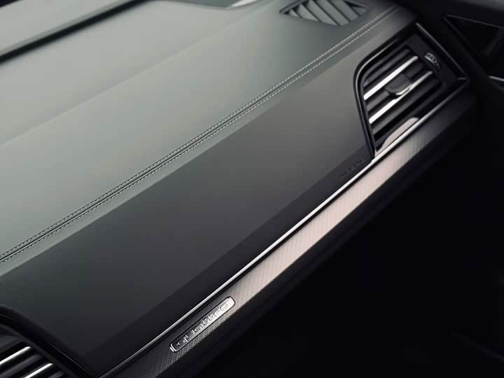 Audi Q5L 2024 45 TFSI — фото 12