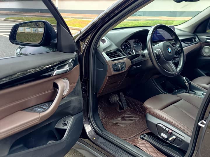 BMW X1 2021 s Drive 25 Li Leading — фото 14