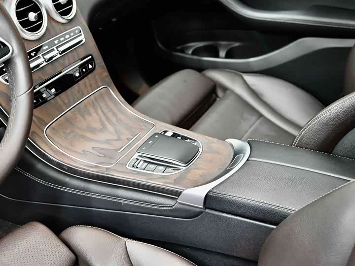 Mercedes-Benz GLC 2020 GLC 260 L 4 MATIC Luxury — фото 36