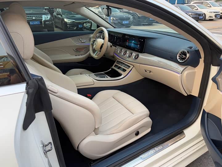 Mercedes-Benz E-Class — фото 5