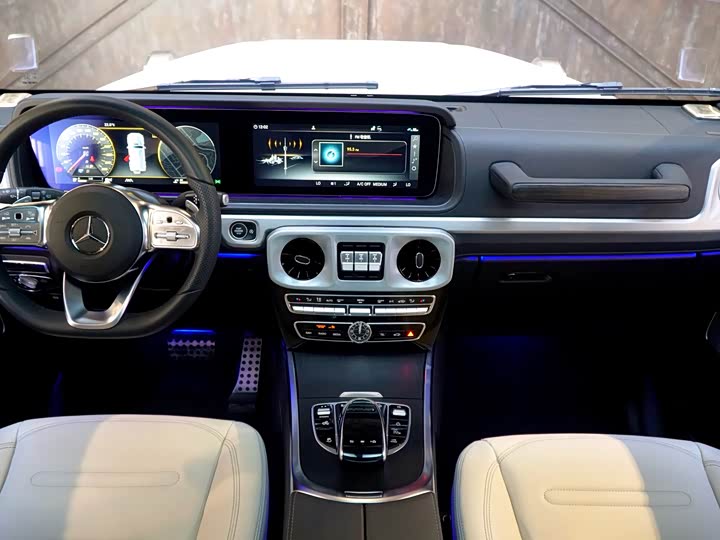 Mercedes-Benz G-Class 2024 G 350 — фото 12