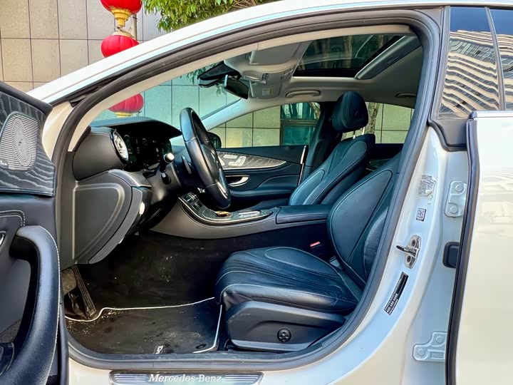 Mercedes-Benz CLS 2021 CLS 300 Luxury — фото 13