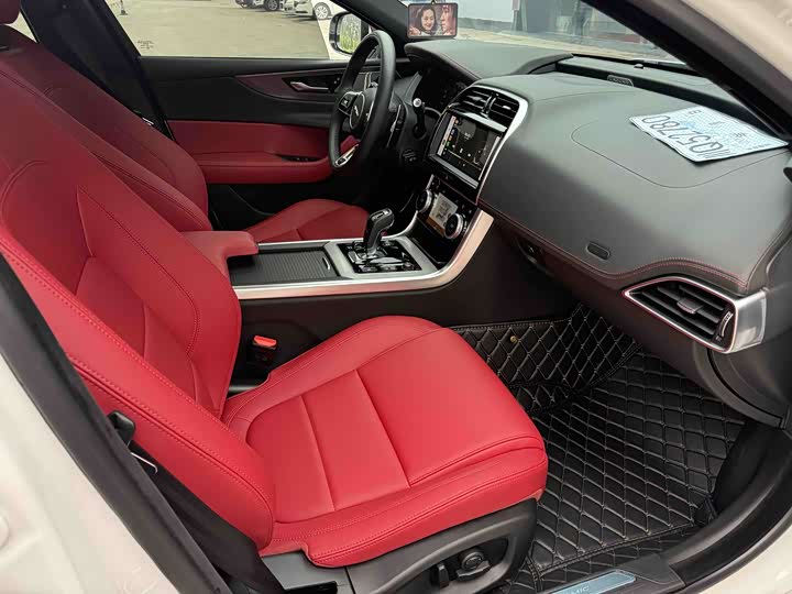Jaguar XEL 2024 2.0 T 250 PS R-DYNAMIC S — фото 27