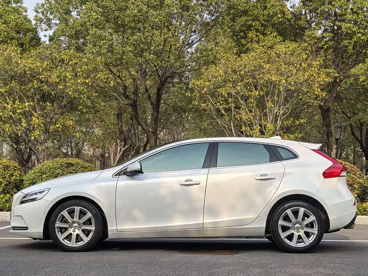 Volvo V40 2017 T 4 — фото 3