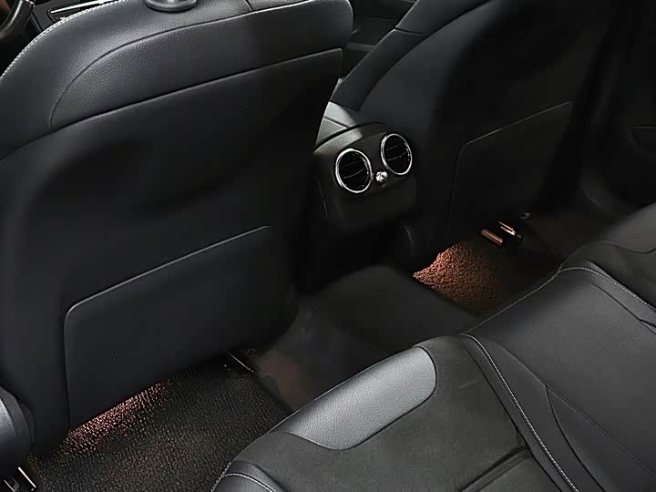 Mercedes-Benz C-Class 2019 AMG C 63 — фото 13