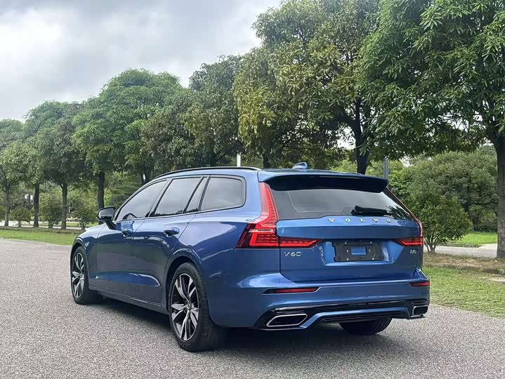 Volvo V60 2021 B 5 — фото 13