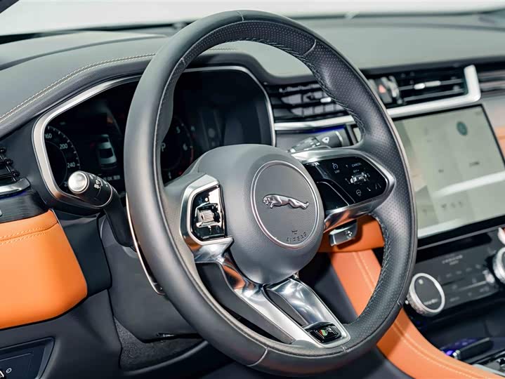 Jaguar XFL 2024 2.0 T P 300 4 WD — фото 9
